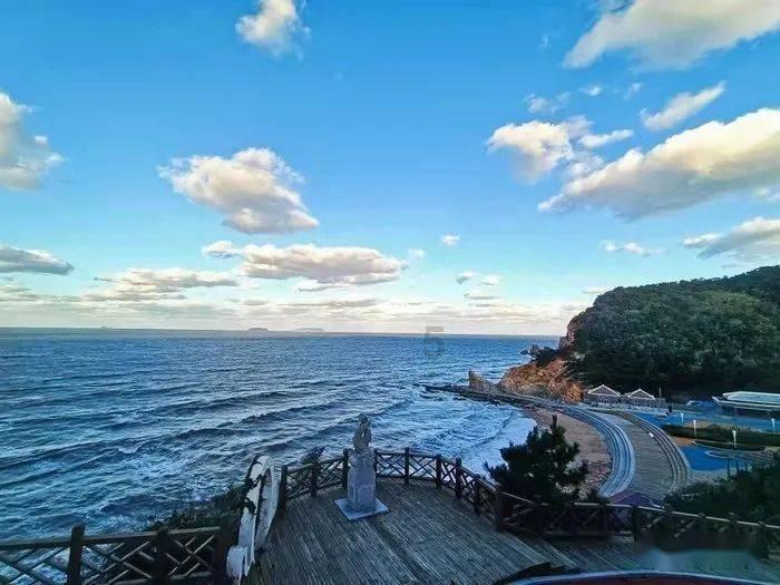 电线杆竖在路中间?韩塘村:近期要挪!